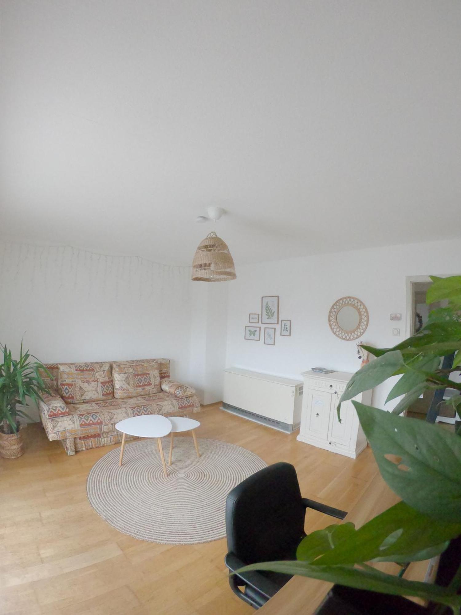Happybnb Apartment Mit Sonniger Terrasse Lochgau Экстерьер фото
