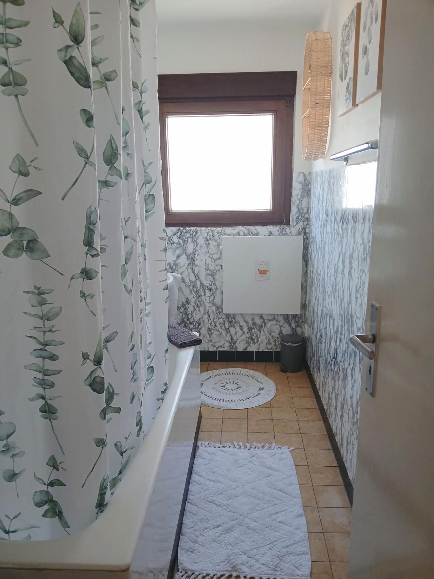 Happybnb Apartment Mit Sonniger Terrasse Lochgau Экстерьер фото
