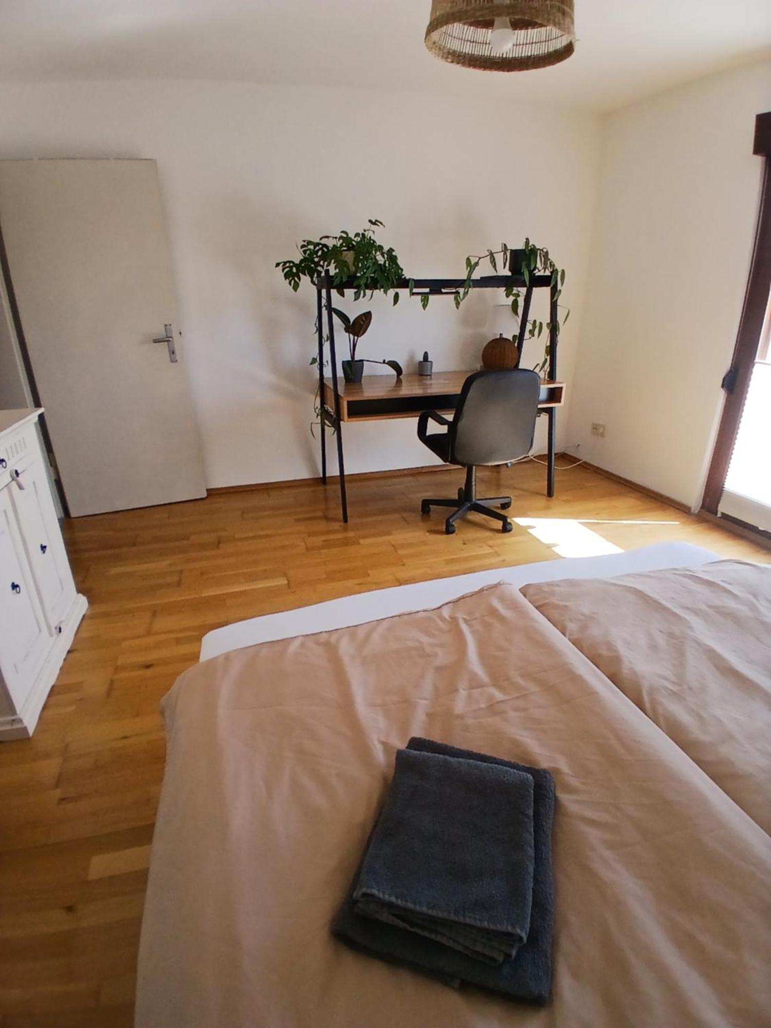 Happybnb Apartment Mit Sonniger Terrasse Lochgau Экстерьер фото